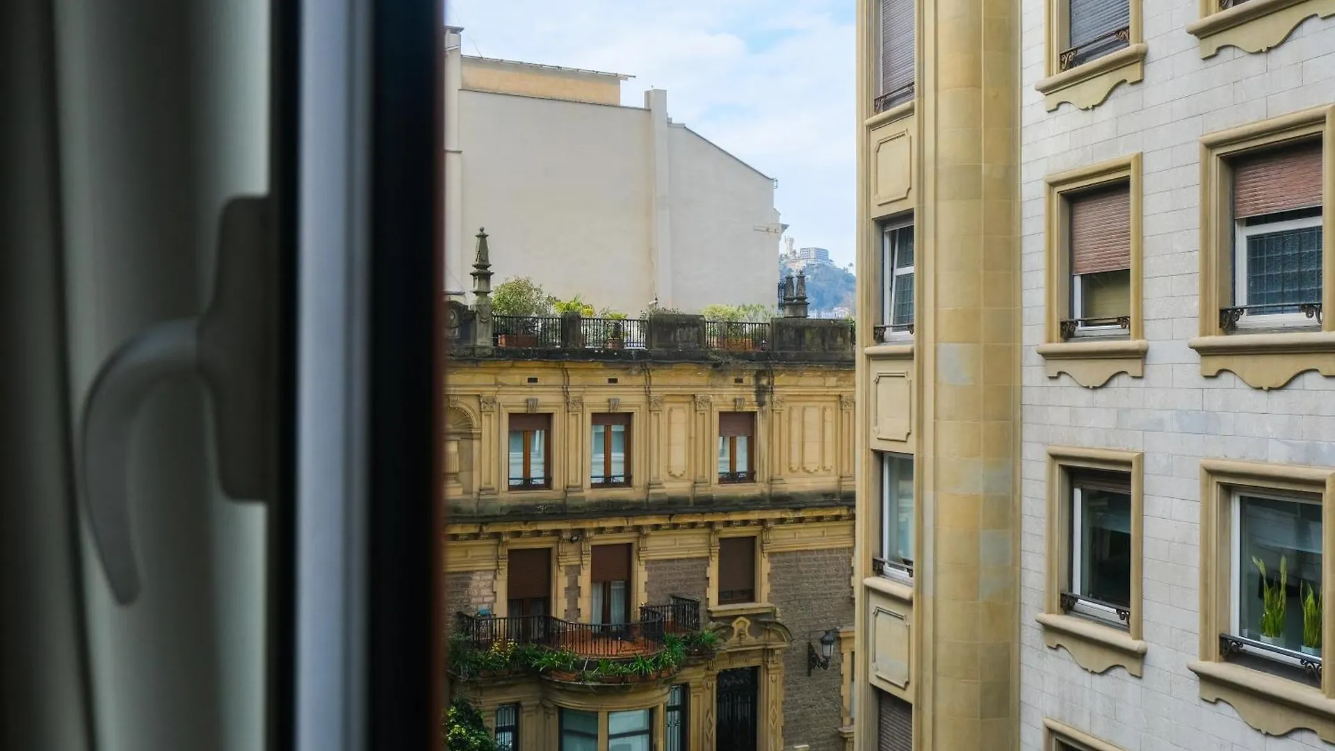 Pension Artea San Sebastián 2*,  Spagna